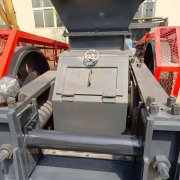 對(duì)輥式破碎機(jī)與圓錐破碎機(jī)的區(qū)別