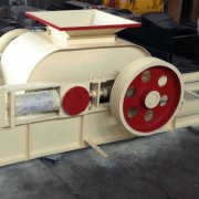 對(duì)輥破碎設(shè)備出砂粒度的影響因素